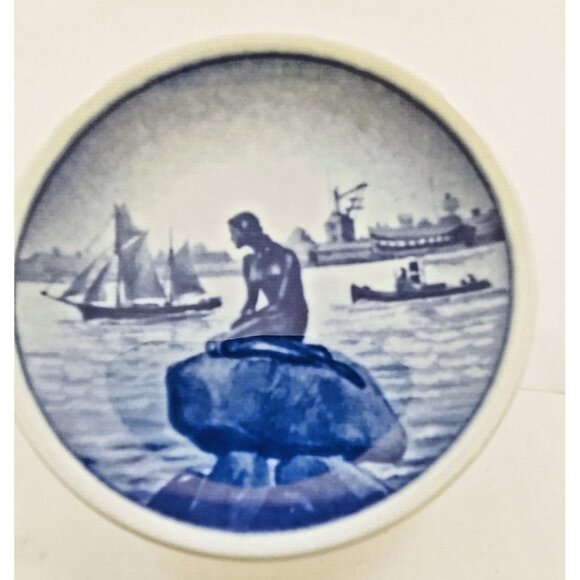 ROYAL COPENHAGEN DENMARK MINI PLAQUES 3 1/4" Diameter (set of 4) see details - Picture 11 of 12